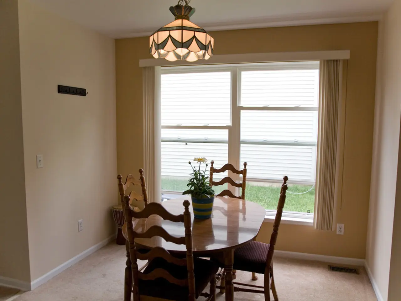 Guide to Selecting Ideal Indoor Greenery for Your Living Area