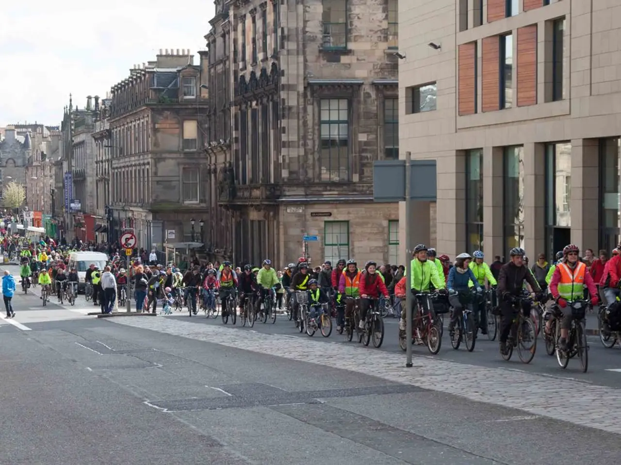 Exploring Color Consonance: An In-depth Analysis of the Aesthetic Influence of 2025's Leading Color...