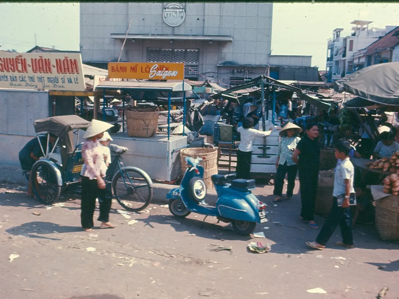 Massive Cleaning Effort Takes Place in Shymkent Streets
