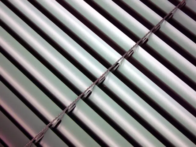 Cleaning Curtains Without Removal: A Labor-Saving Approach