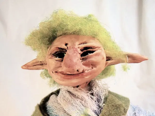 Consistently surpassing the need for sponge replacements every few weeks, this 'peelable' cleaning...