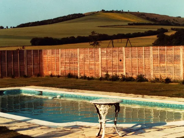 Safety-Focused Barrier for Georgia Swimming Pools Guarantees Security and Regulatory Adherence