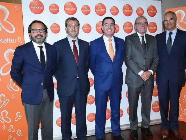 Differences Between Organizations and Organisations: A Clarification