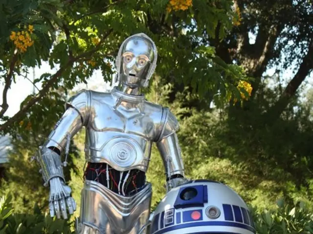 Transforming Lawn Maintenance: The Autonomous AI-driven AIRSEEKERS TRON 360° Lawn Mower