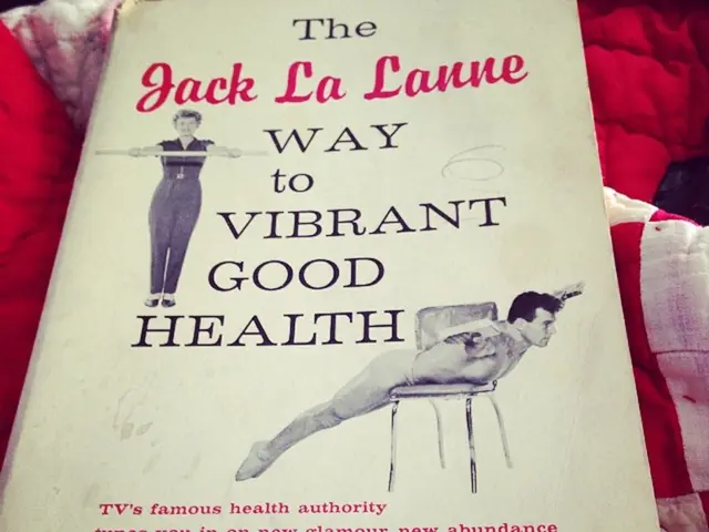 Comfortable King-Size Bedding: Showcasing Striking Options for Unfussy Relaxation