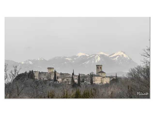 Online archive of castles for adventurers and scholars: collection for study and discovery